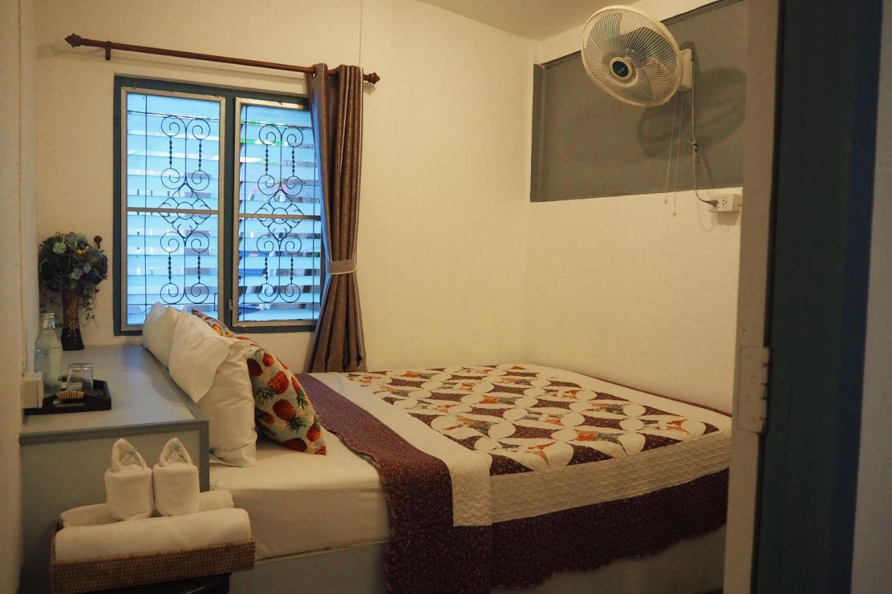 Stay With Me Guest House Τσιάνγκ Μάι Εξωτερικό φωτογραφία