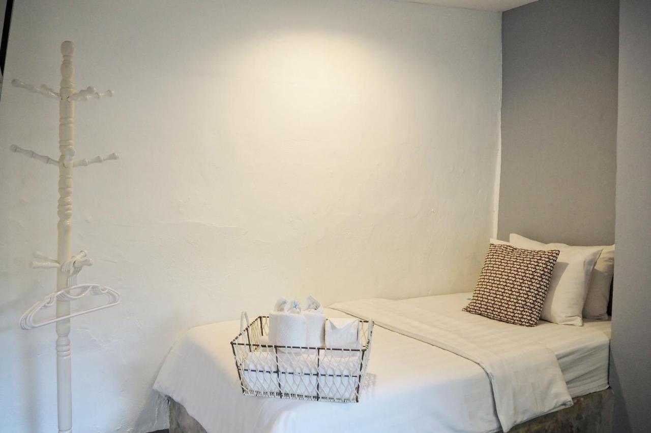 Stay With Me Guest House Τσιάνγκ Μάι Εξωτερικό φωτογραφία